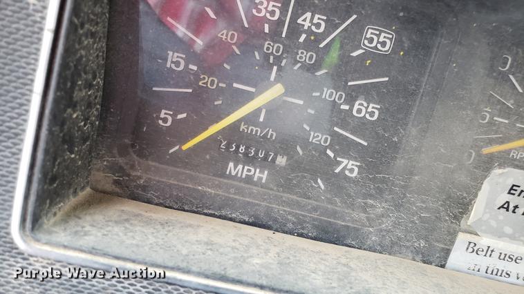 image for item DD4116 1990 Ford F800 dump truck