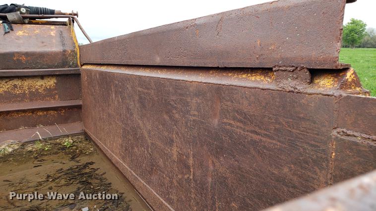 image for item DD4116 1990 Ford F800 dump truck