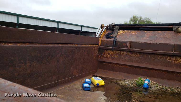 image for item DD4116 1990 Ford F800 dump truck