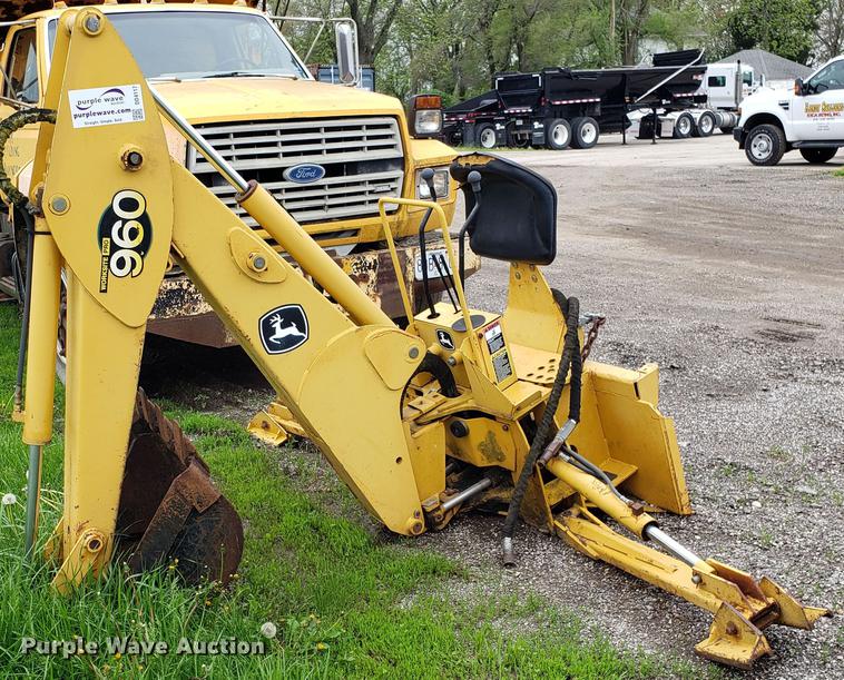 image for item DD4117 John Deere 960 backhoe attachment