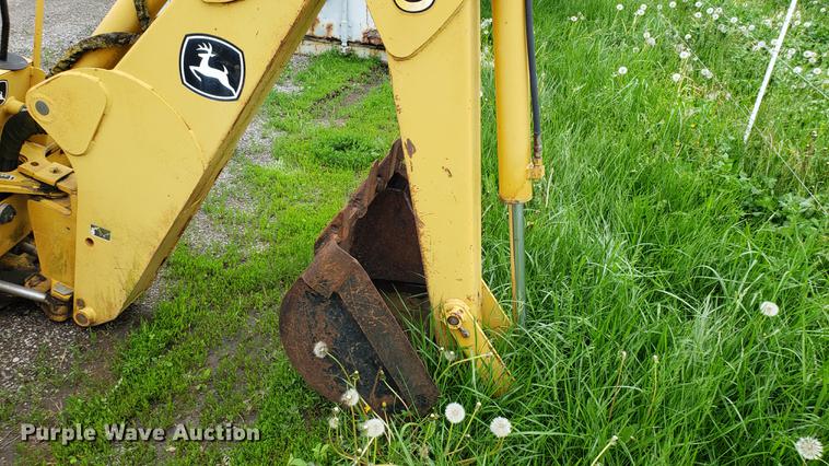 image for item DD4117 John Deere 960 backhoe attachment