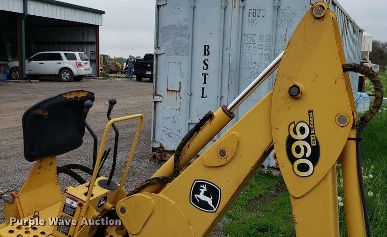 image for item DD4117 John Deere 960 backhoe attachment