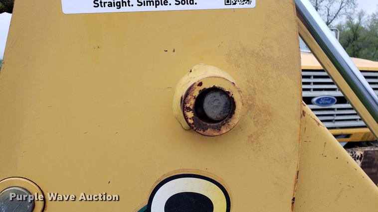 image for item DD4117 John Deere 960 backhoe attachment