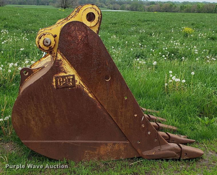 image for item DD4123 Caterpillar 330 excavator bucket