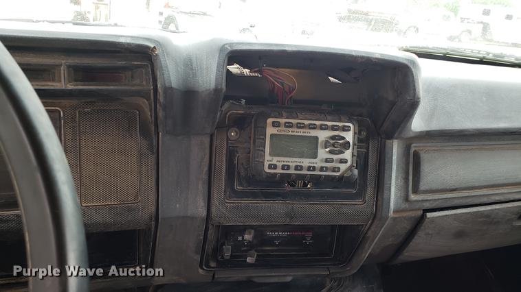 image for item DD4126 1989 Ford F800 dump truck