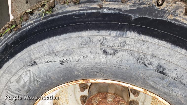 image for item DD4126 1989 Ford F800 dump truck