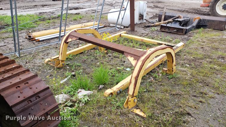 image for item DD4128 Caterpillar D6T sweeps