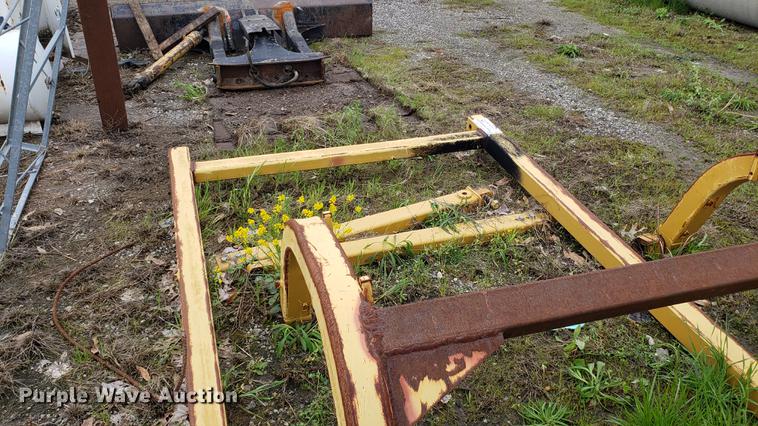 image for item DD4128 Caterpillar D6T sweeps