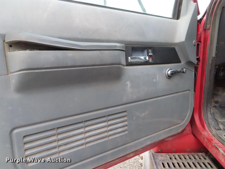 image for item DE3413 1996 GMC TopKick C5500 roll off container truck