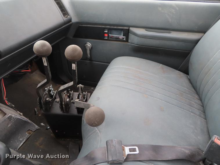 image for item DE3413 1996 GMC TopKick C5500 roll off container truck