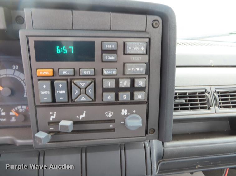 image for item DE3413 1996 GMC TopKick C5500 roll off container truck