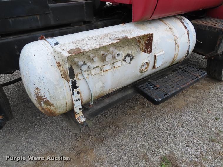 image for item DE3413 1996 GMC TopKick C5500 roll off container truck