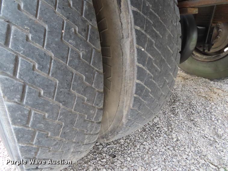 image for item DE3413 1996 GMC TopKick C5500 roll off container truck