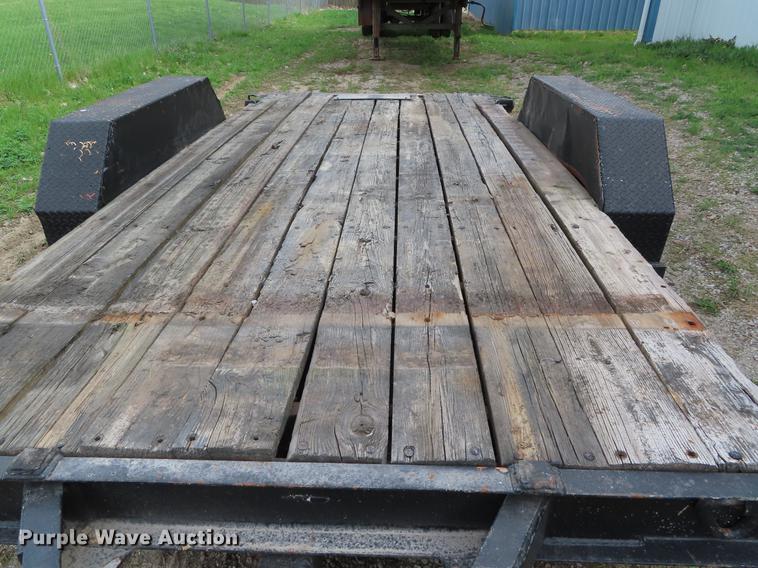 image for item DE3414 1990 Dyna tilt deck equipment trailer