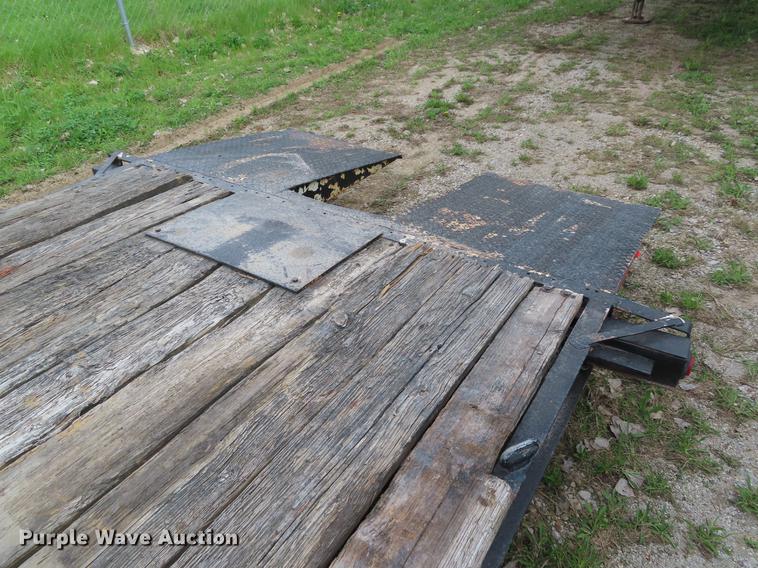 image for item DE3414 1990 Dyna tilt deck equipment trailer