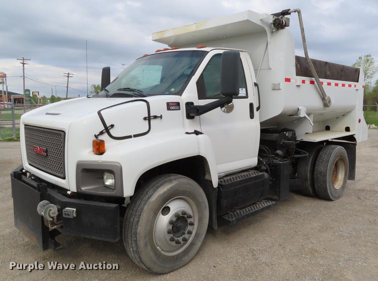 image for item DE3417 2004 GMC C8500 dump truck