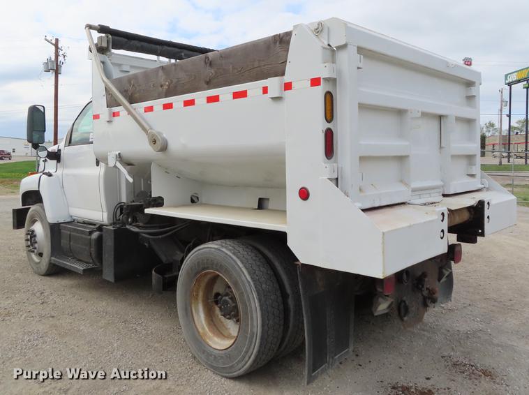 image for item DE3417 2004 GMC C8500 dump truck