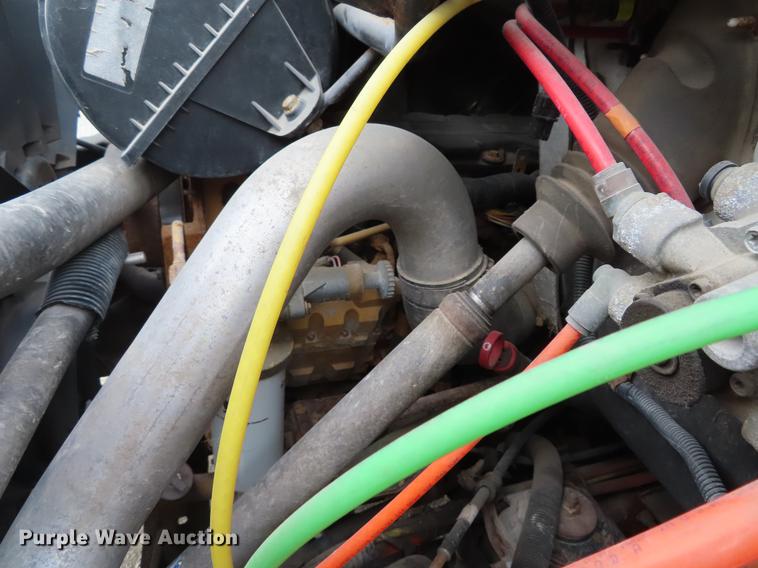 image for item DE3417 2004 GMC C8500 dump truck