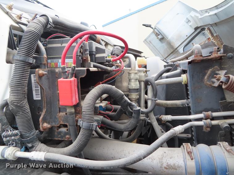 image for item DE3417 2004 GMC C8500 dump truck