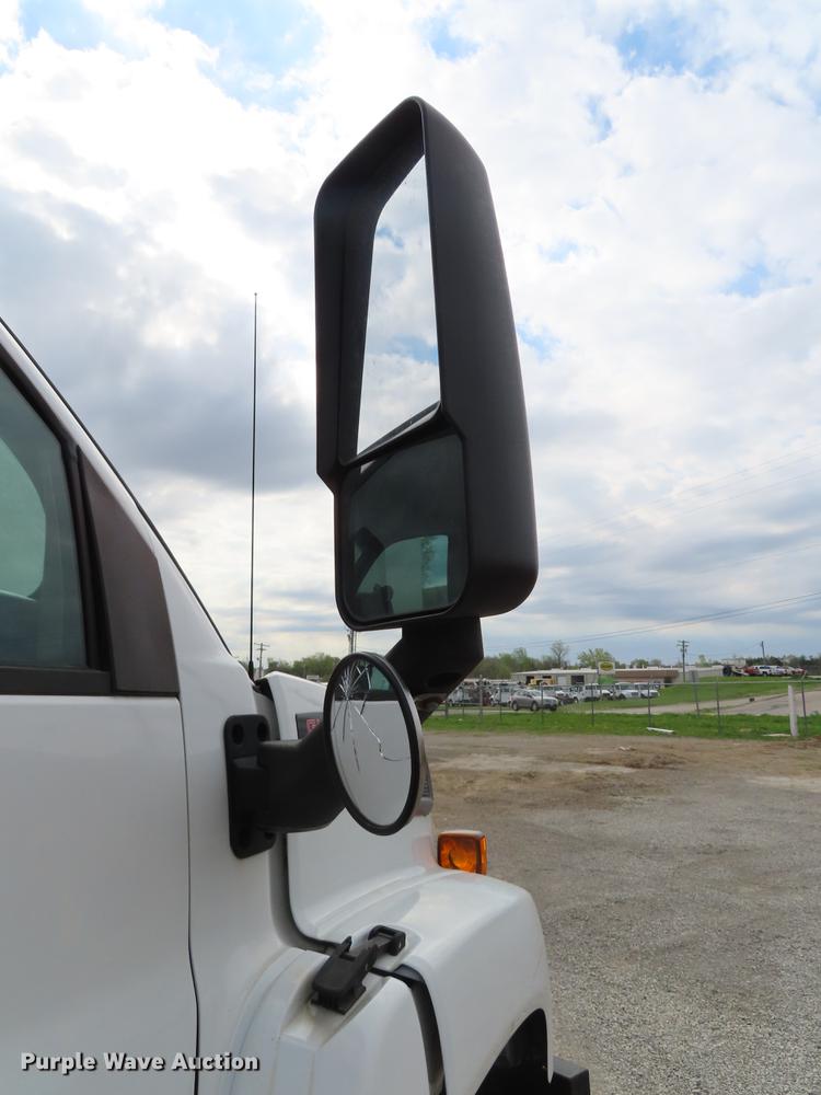 image for item DE3417 2004 GMC C8500 dump truck