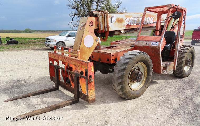 image for item DE3462 2000 Sky Trak 8042 telehandler