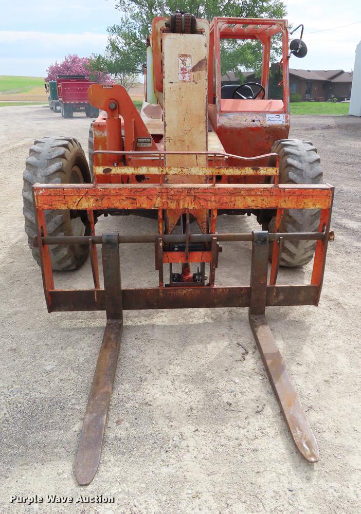 image for item DE3462 2000 Sky Trak 8042 telehandler