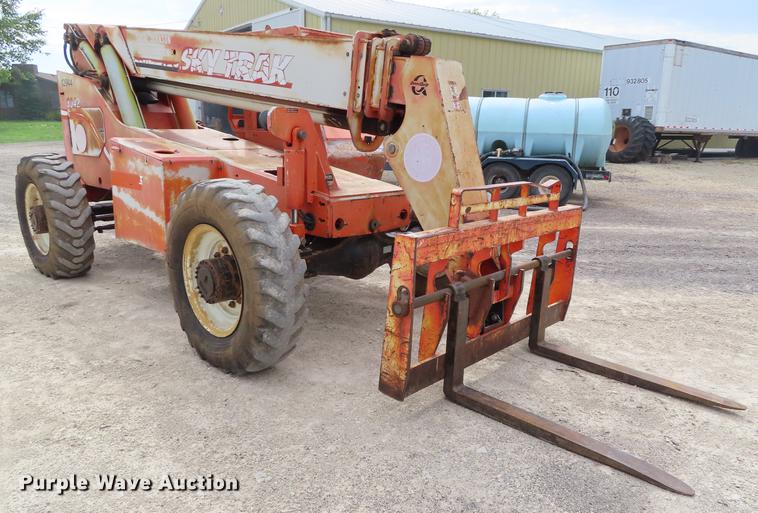 image for item DE3462 2000 Sky Trak 8042 telehandler