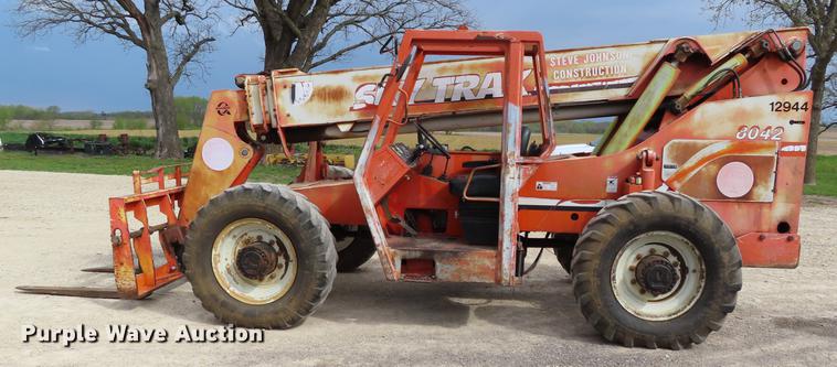 image for item DE3462 2000 Sky Trak 8042 telehandler