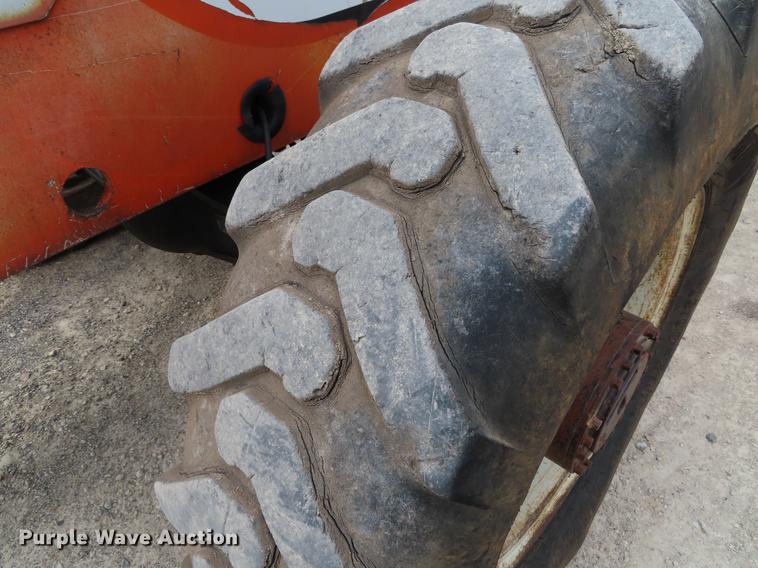 image for item DE3462 2000 Sky Trak 8042 telehandler