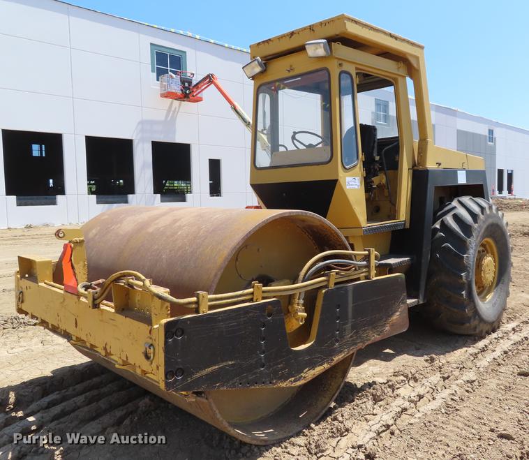 image for item DE3481 1986 Bomag GW213PDB single drum vibratory roller