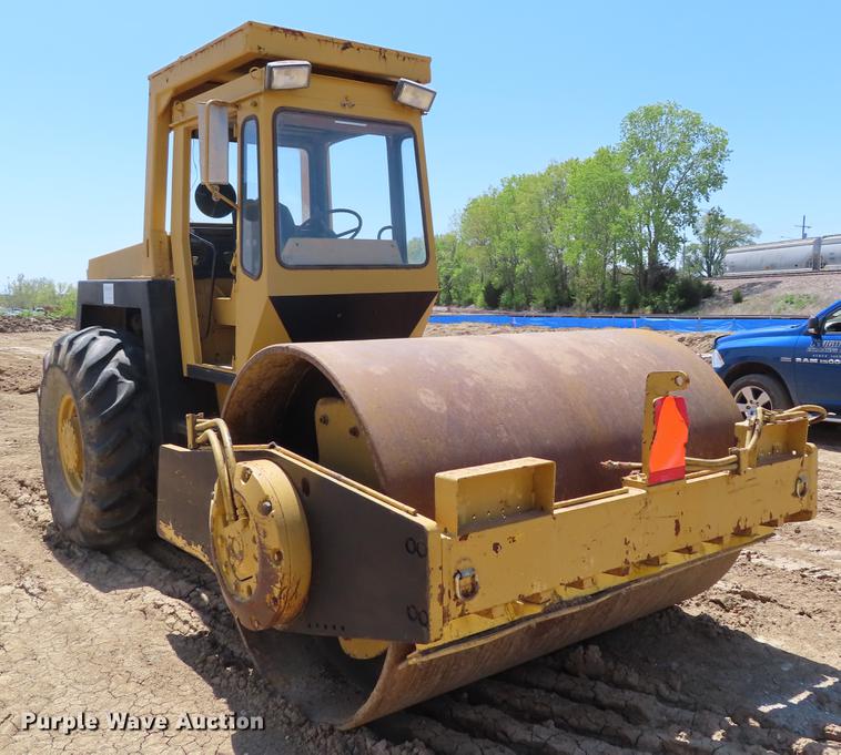 image for item DE3481 1986 Bomag GW213PDB single drum vibratory roller