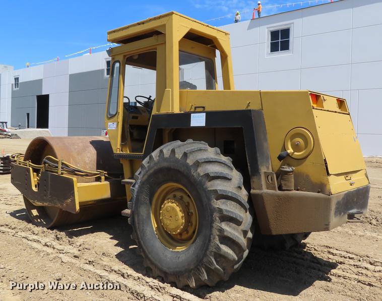 image for item DE3481 1986 Bomag GW213PDB single drum vibratory roller