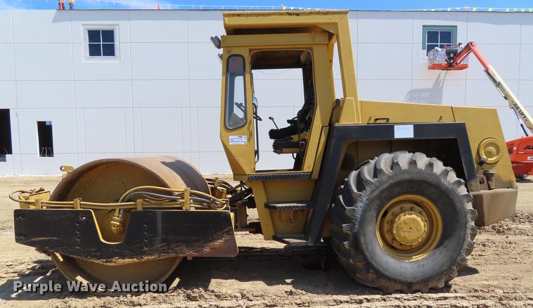 image for item DE3481 1986 Bomag GW213PDB single drum vibratory roller