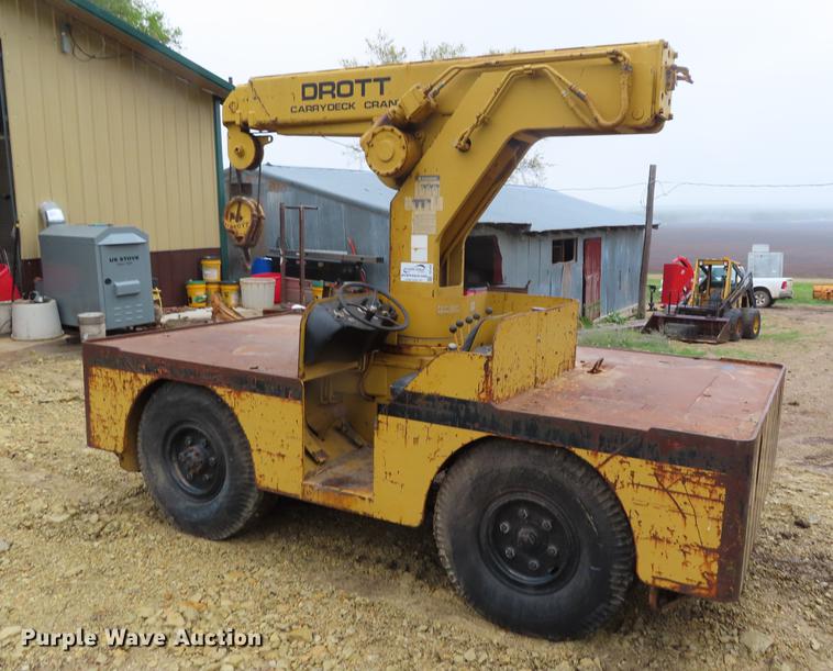 image for item DE3489 Drott 85 crane