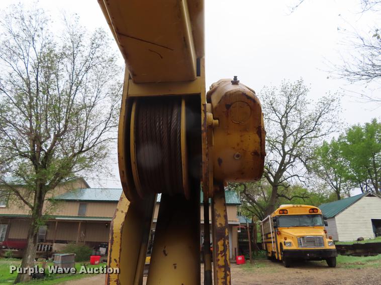 image for item DE3489 Drott 85 crane