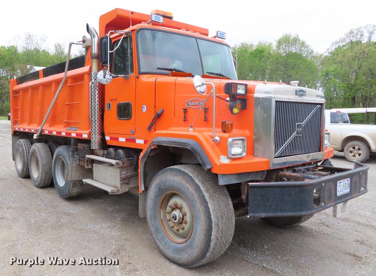 image for item DE3501 2000 Volvo Autocar ACL64F dump truck