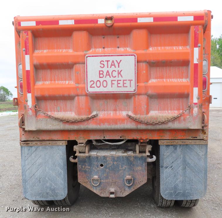 image for item DE3501 2000 Volvo Autocar ACL64F dump truck