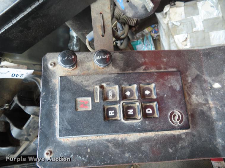 image for item DE3501 2000 Volvo Autocar ACL64F dump truck