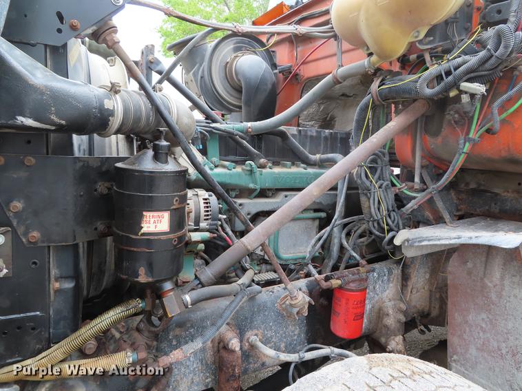 image for item DE3501 2000 Volvo Autocar ACL64F dump truck