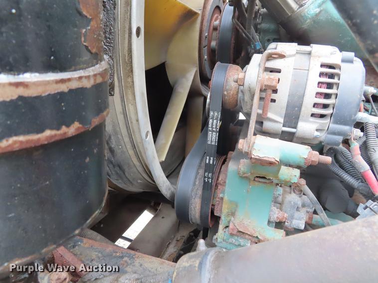 image for item DE3501 2000 Volvo Autocar ACL64F dump truck