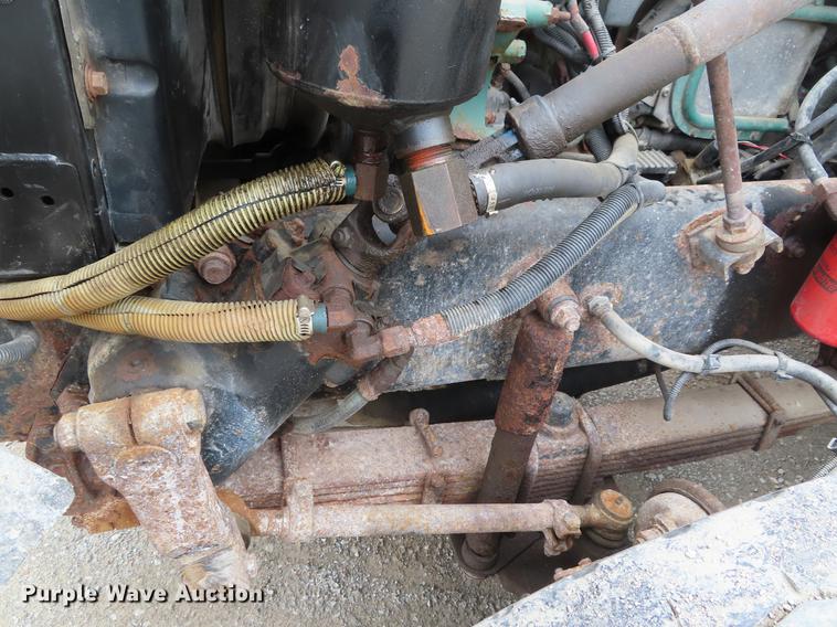 image for item DE3501 2000 Volvo Autocar ACL64F dump truck