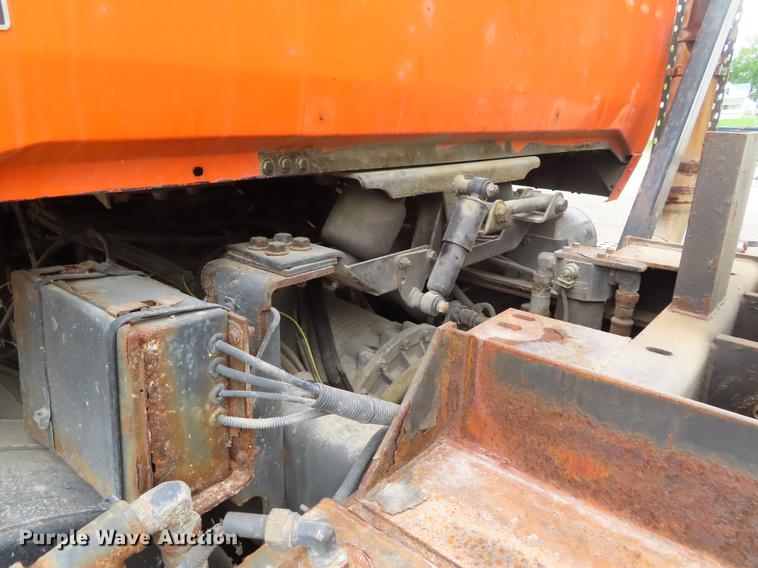 image for item DE3501 2000 Volvo Autocar ACL64F dump truck