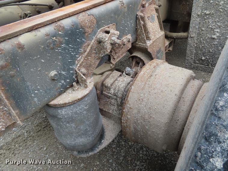 image for item DE3501 2000 Volvo Autocar ACL64F dump truck