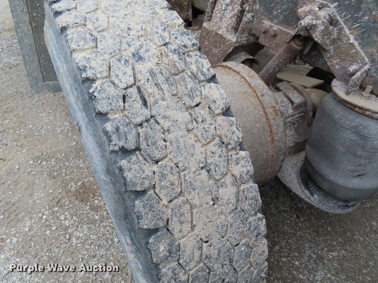 image for item DE3501 2000 Volvo Autocar ACL64F dump truck