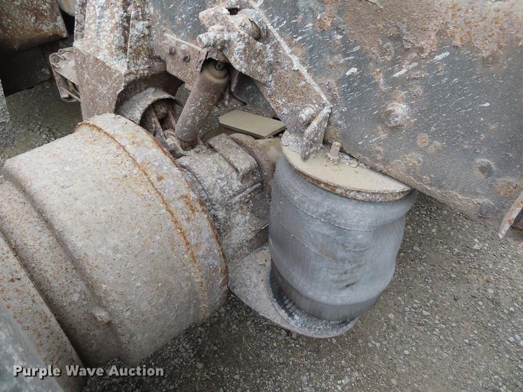 image for item DE3501 2000 Volvo Autocar ACL64F dump truck