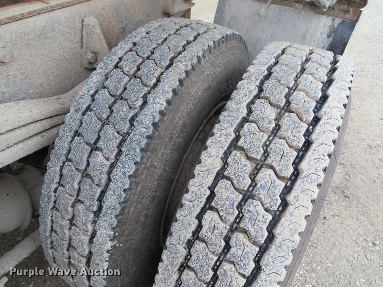 image for item DE3501 2000 Volvo Autocar ACL64F dump truck