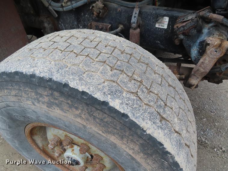 image for item DE3501 2000 Volvo Autocar ACL64F dump truck