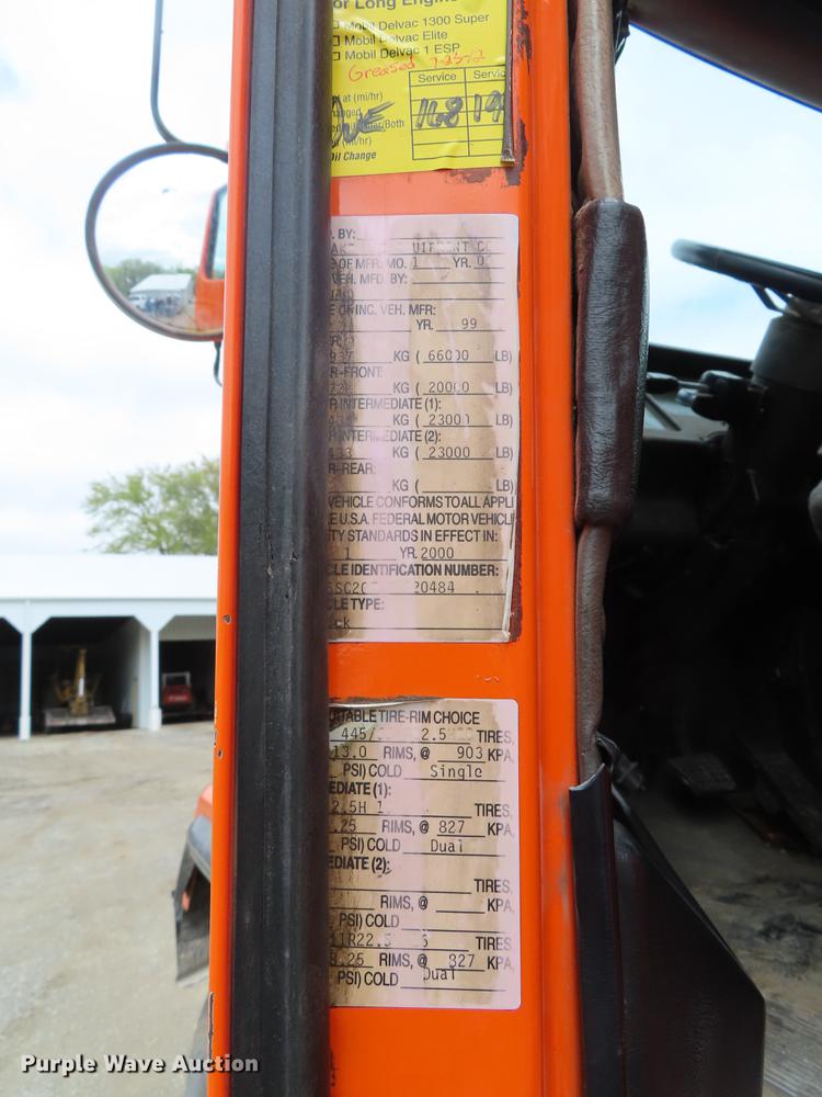 image for item DE3501 2000 Volvo Autocar ACL64F dump truck