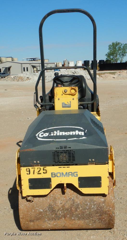 image for item DE3875 2010 Bomag BW900-2 double drum vibratory roller