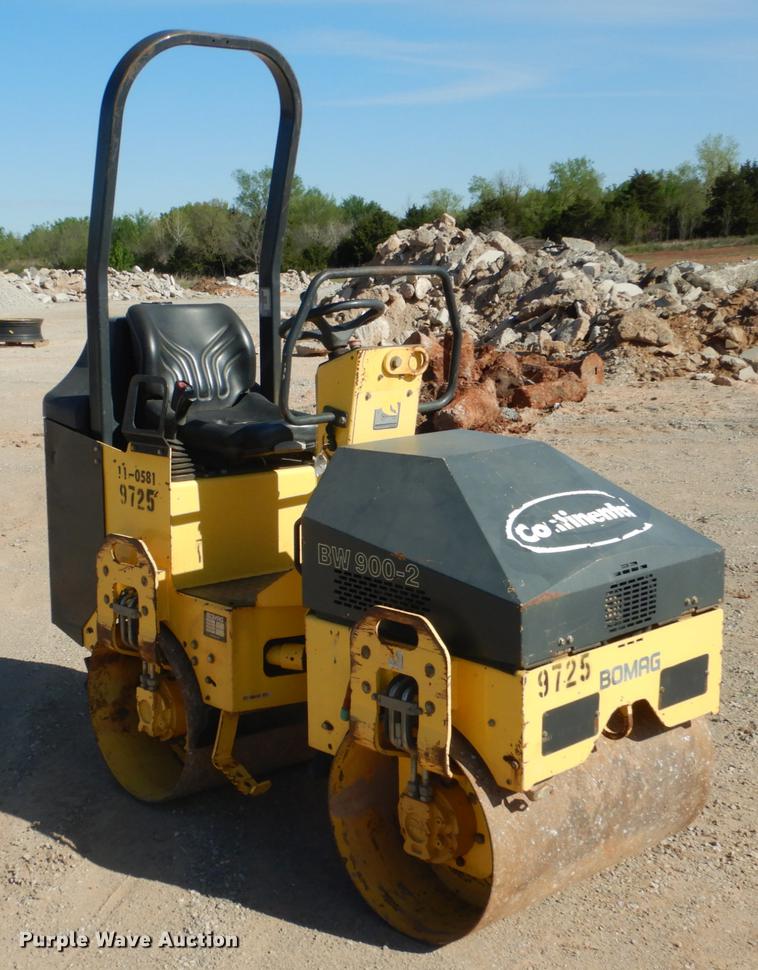 image for item DE3875 2010 Bomag BW900-2 double drum vibratory roller